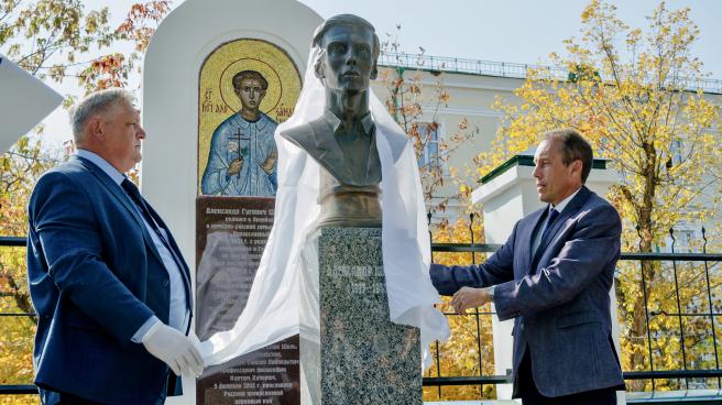 В Оренбурге воздвигли памятник герою немецкого сопротивления Александру Шморелю